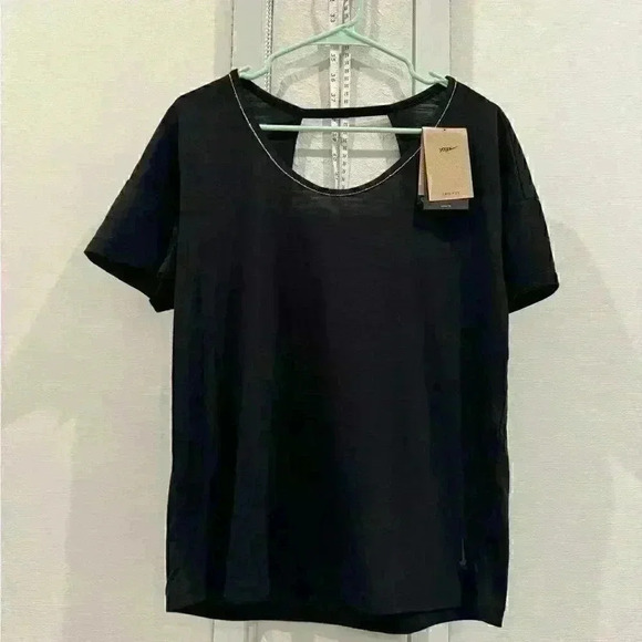 NWT NIKE Yoga Dri-FIT Metallic
Trim Top Sz M or L - Picture 4 of 10